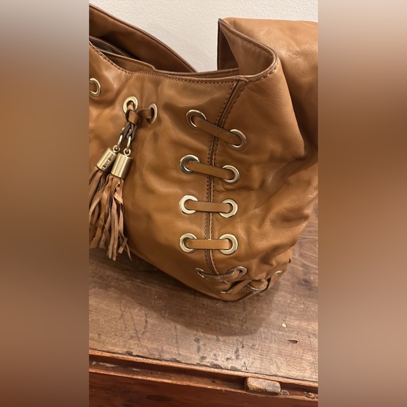 Michael Kors ⚜️ Camel Cored Hobo Bag with tassels and gold accents!! - Picture 11 of 16
